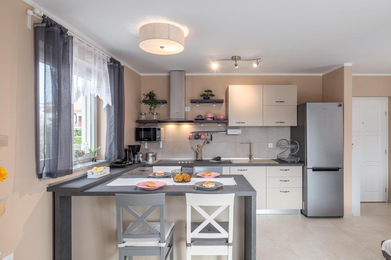 Apartment Andrea Porec Esterno foto
