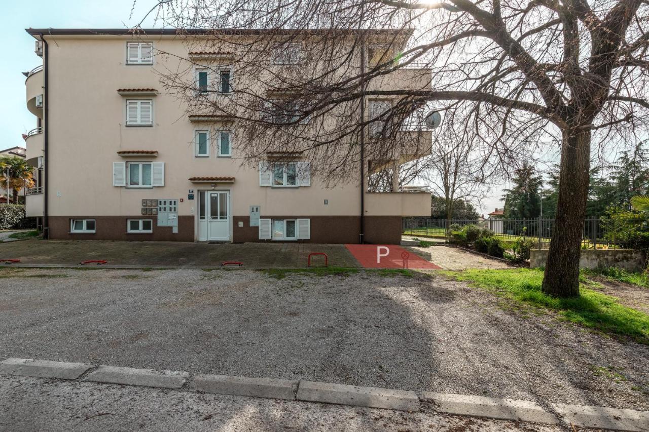 Apartment Andrea Porec Esterno foto