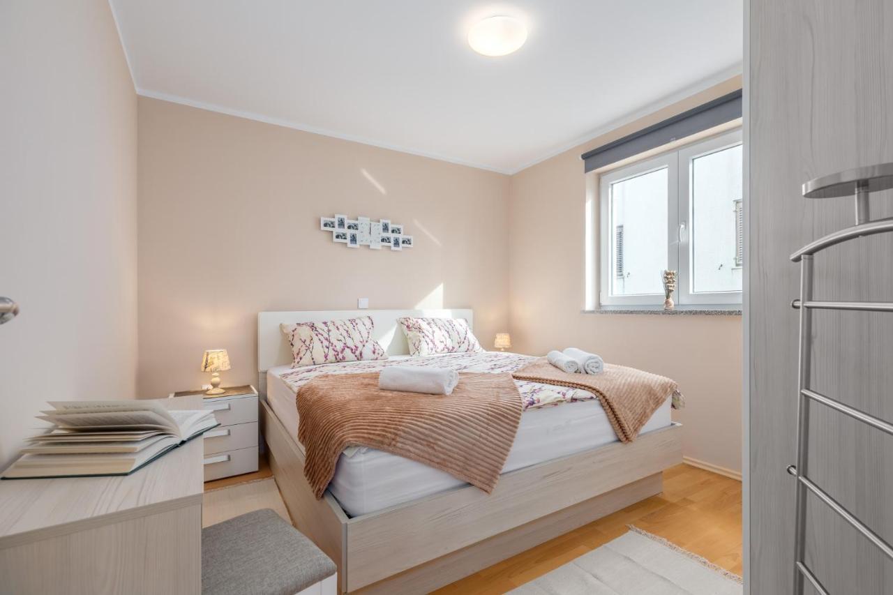 Apartment Andrea Porec Esterno foto